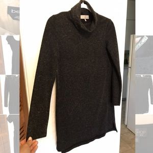 Women’s gray sweater dress.